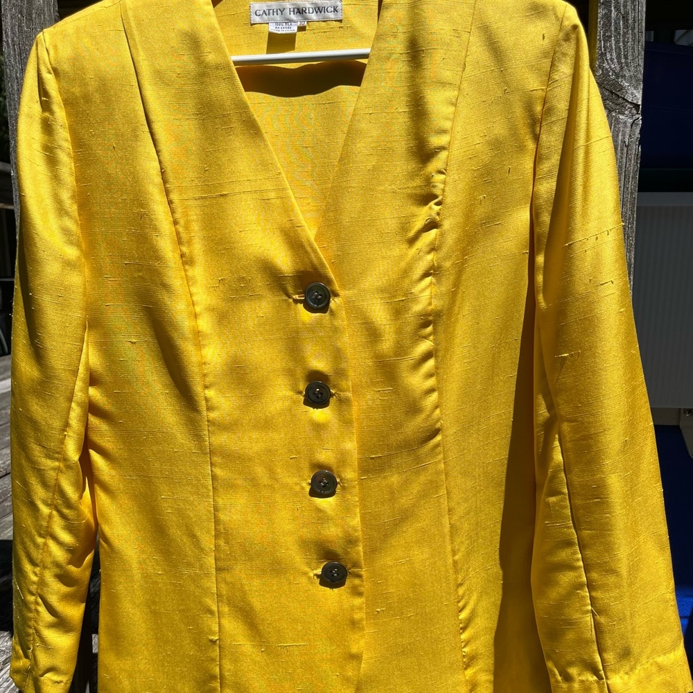 Cathy Hardwick, yellow women’s blazer, size 10 in good condition